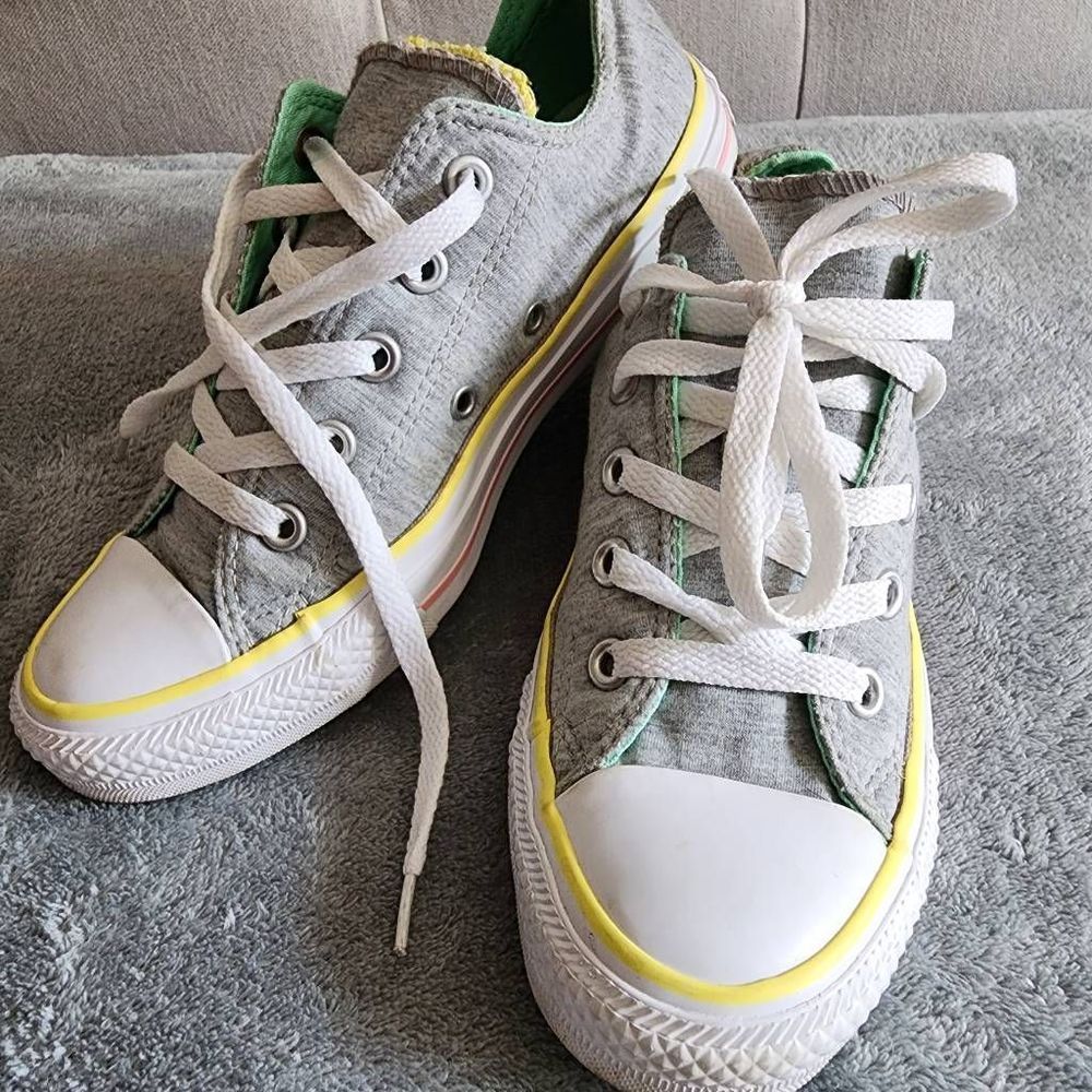Converse All Star Womens Gray Double Tongue Low Tops with Pastel Accent Size 6